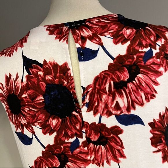 LuLaRoe Floral Sleeveless a-line loose fit top - Picture 5 of 10